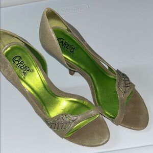 Carlos by Carlos Santana Tan and Green Heels
